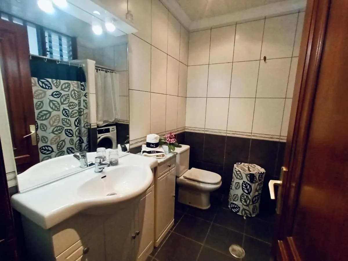 Encanto Holiday Home 아데제 0*,  스페인